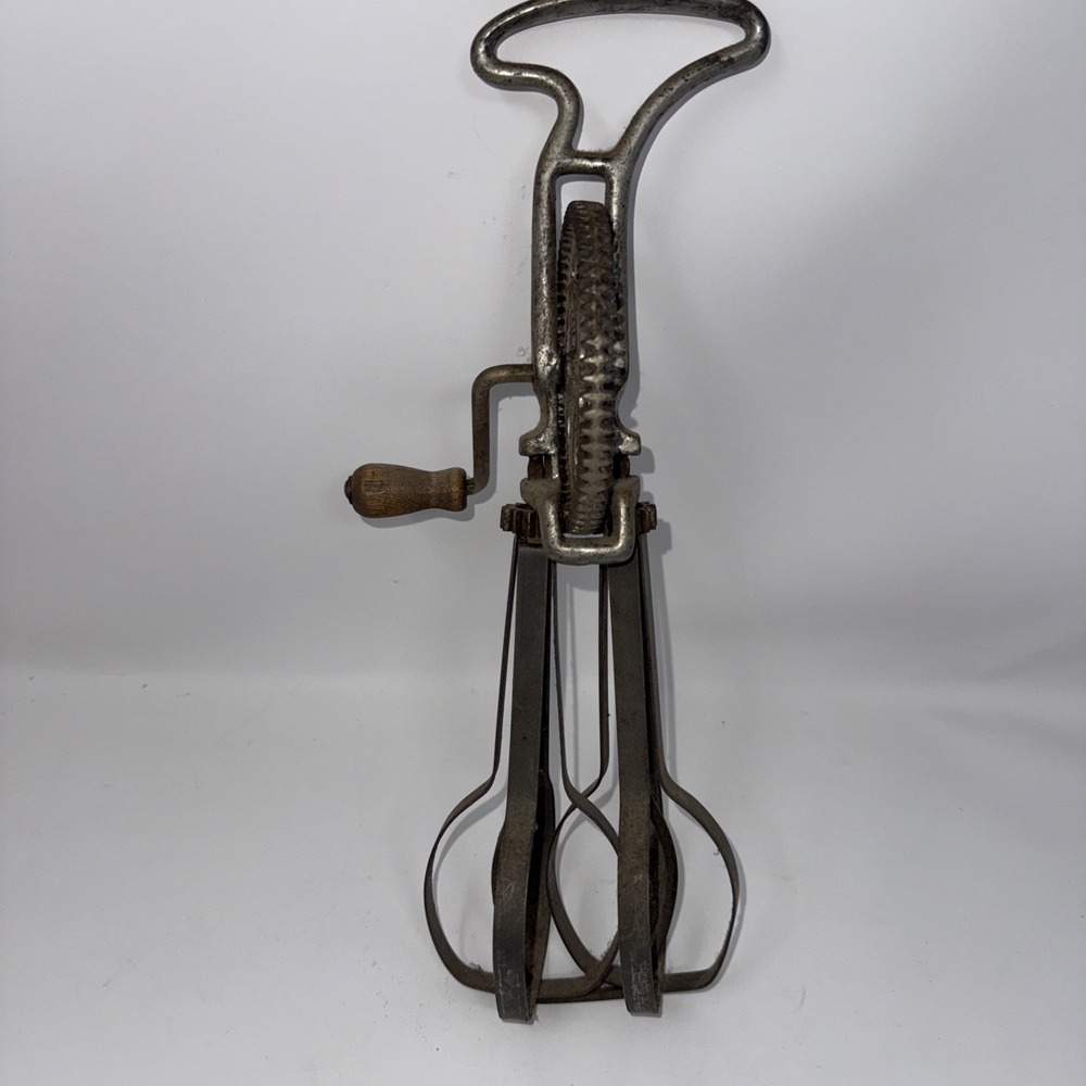 Vintage Hand Egg Beater MCM Taplin Msg. Co New Britain Solid Metal Light Running - Picture 3 of 9